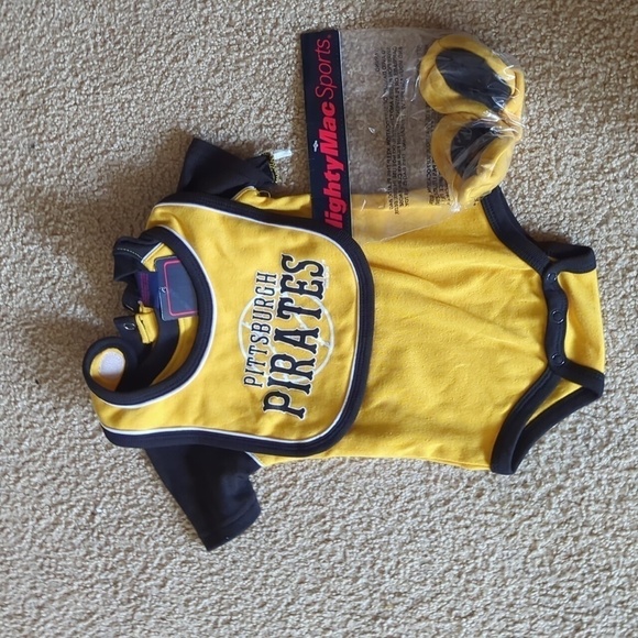 New with Tags Pittsburgh Pirates Baseball MLB 3 Piece Mighty Max Sports Set 6-9M - Picture 1 of 7